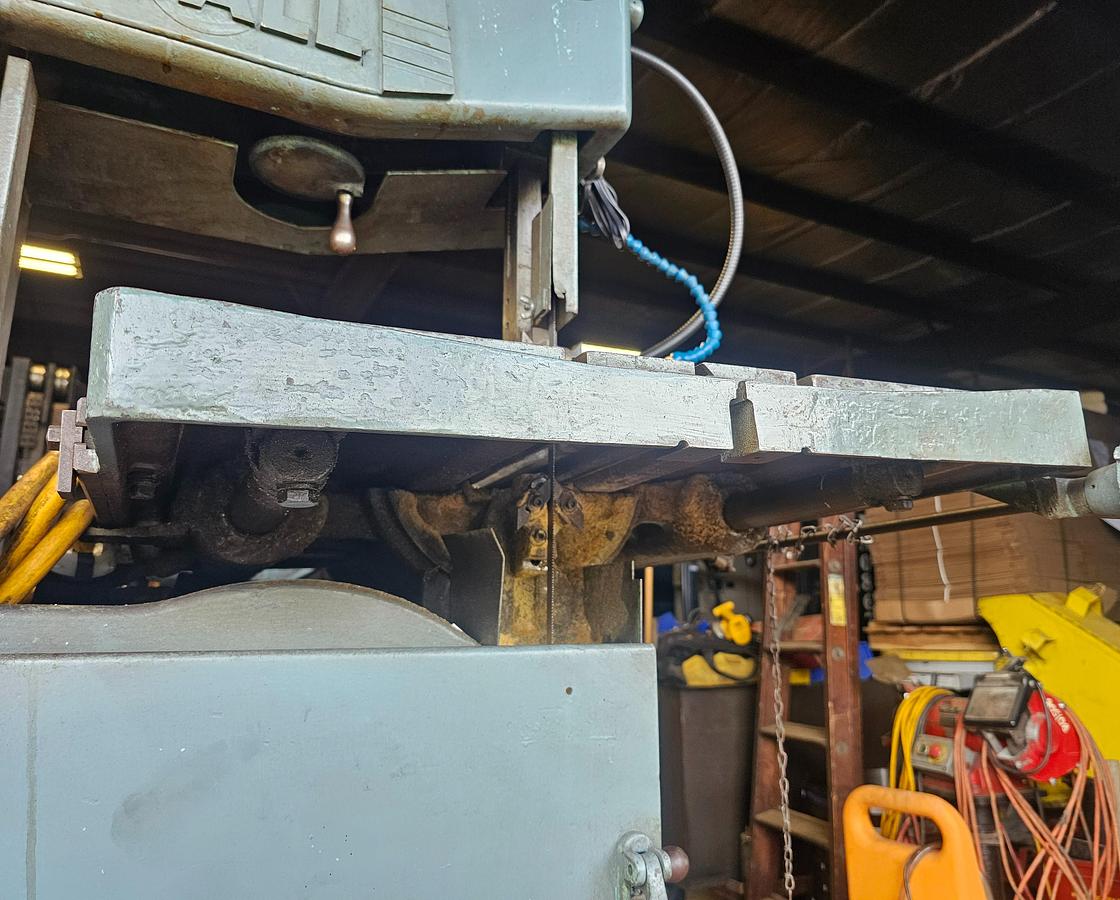 Used 16" Doall 16-3 Variable Speed Vertical Bandsaw, Hydraulic Table & Blade Welder