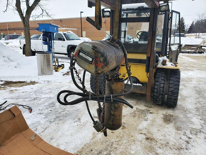 Used CM Lodestar 1 Ton Electric Chain Hoist & Pendant #H2 Lift Speed: 8 F.P.M 10' Lif