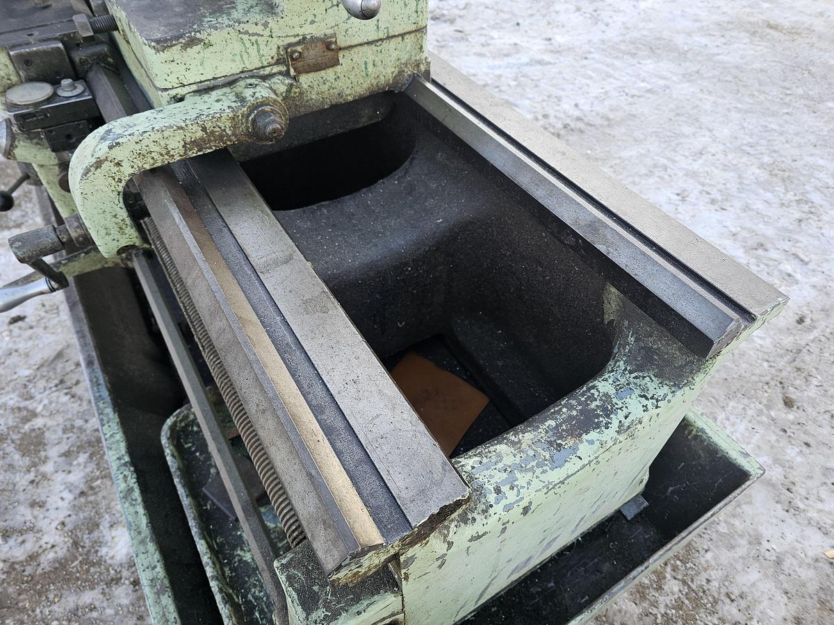 Used Cincinnati Hydrashift 22 Engine Lathe 23.5" Swing x 72" Centers