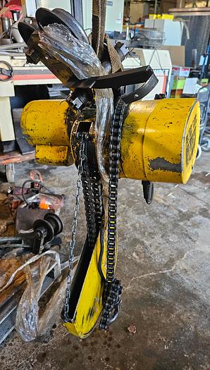 Used 1 Ton Budgit 309828-43 Electric Roller Chain Hoist & Trolley, 10' Lift, 8 F.P.M Lift Speed