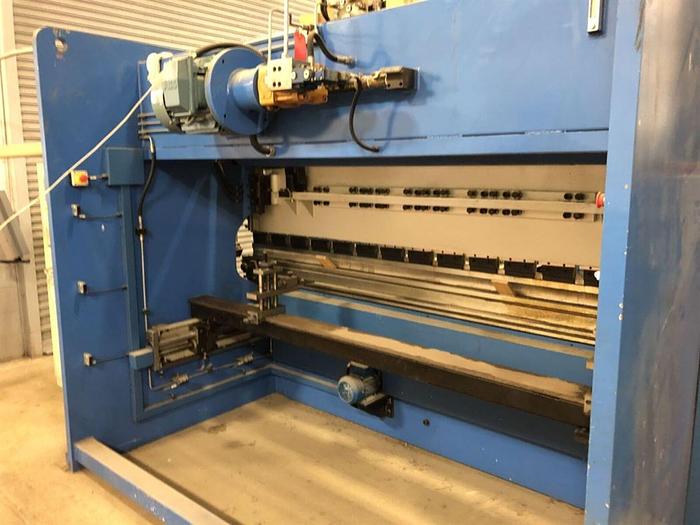 Used 160 Ton 2010 Knuth Hydraulic Press Brake #AHK-A-32160, 8′-10″ B/C & 126″ OAL