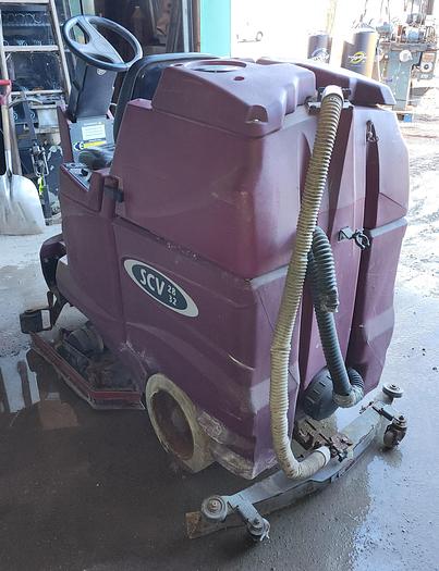Used Minuteman 36V Electric Battery Operated Ride-On Floor Scrubber #SCV-28/32