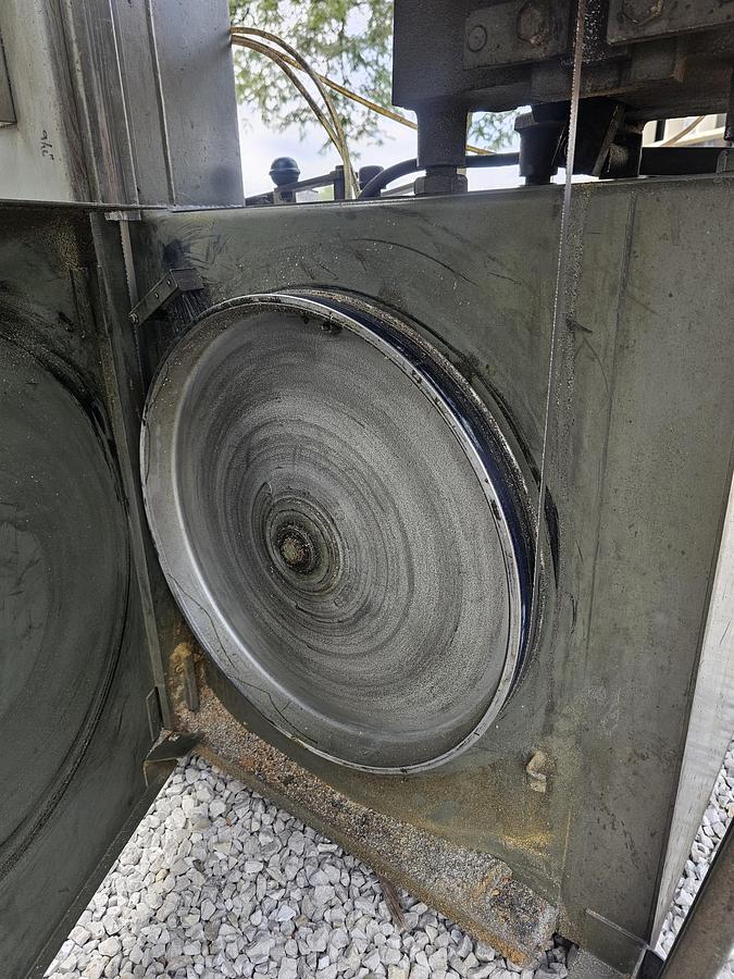 Used 18" Grob 4V-18 Vertical Bandsaw w/RW-B Welder & Air-Hydraulic Feeder Table