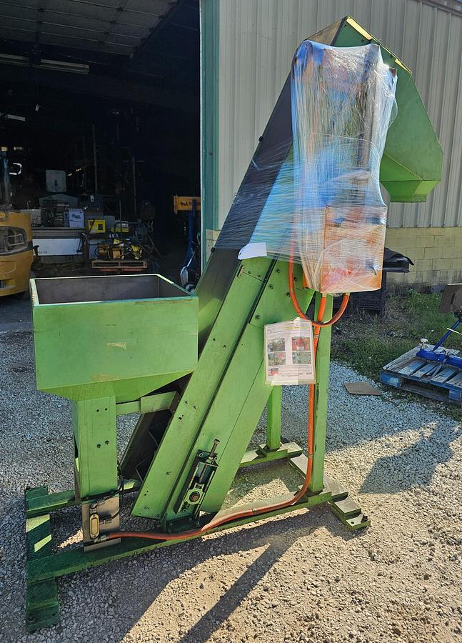 Used 12" Belt Hendricks Engineering Incline Feeder Conveyor 90" Height x 61" H Discharge Hopper 