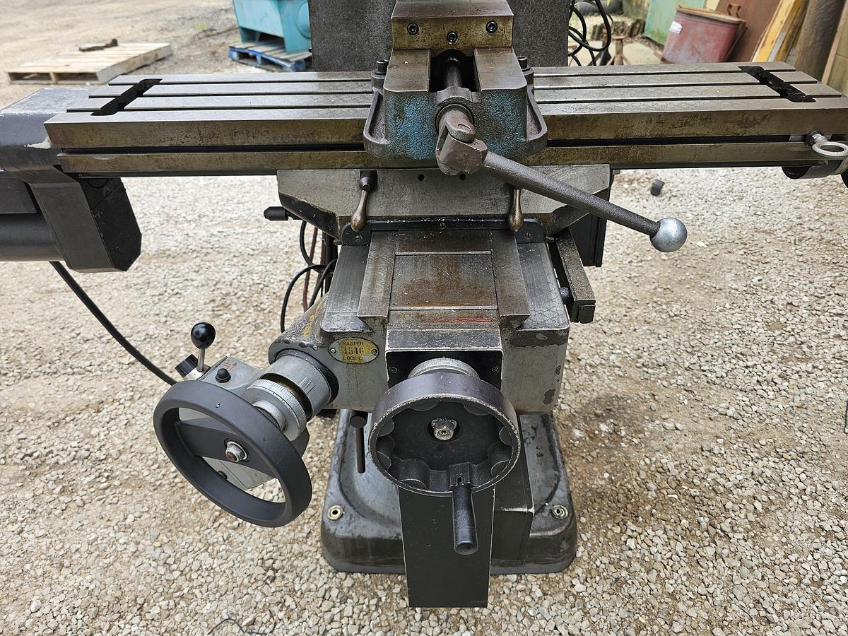 Used 2 Hp Bridgeport Series I 3-Axis CNC Knee Mill ProtoTrak MX3 Control 9" x 42" Table