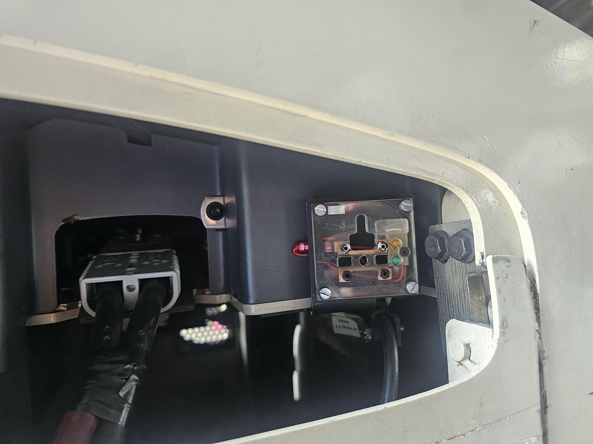 Used 24 Volt Crown RR 4000 Series Ride-On Pallet Jack RT 4020-20 w/Charger