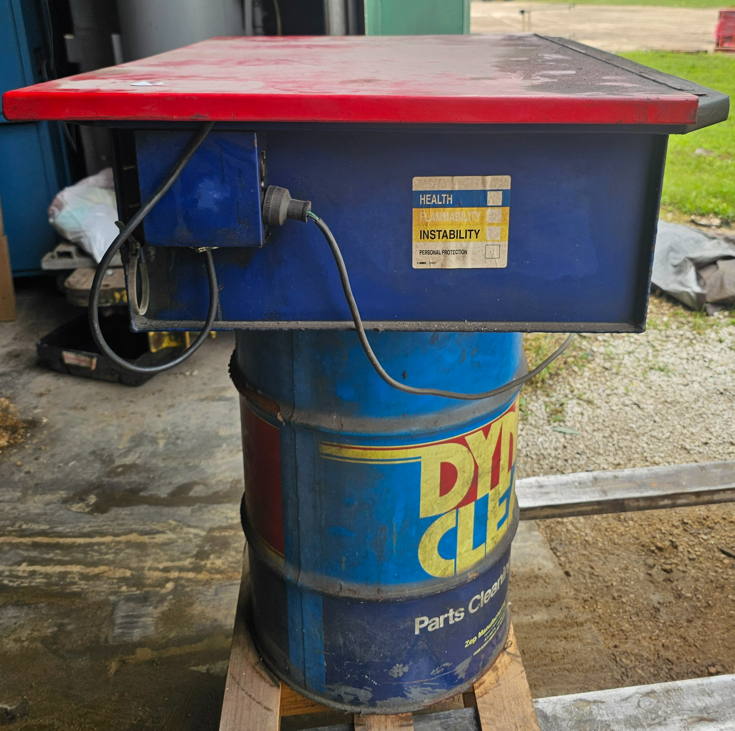 Used Zep Dyna-Clean Industrial Solvent Parts Washer, Split-Lid, 30 Gal Drum, 115V