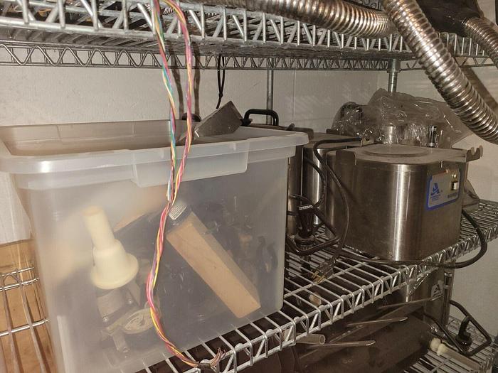 Used Berg Laser 1600 Monitored Drink/Liquor Dispensing System 2x Guns & ECUs