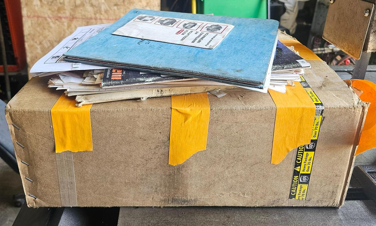 Used 1995 Marvel Series 8 Mark II Vertical Tilt Frame Bandsaw 18" x 22" Capacity