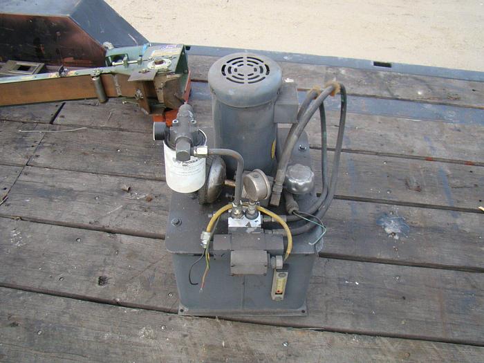 Used SMALL HYDRAULIC POWER SOURCE W/HYD. MOTOR 1 1/2 HP 115/208-230 VOLT 1725 RPM