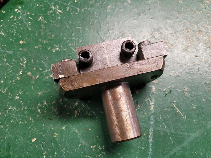 Used Brown & Sharpe Adjustable V-Jaw Tool Holder 109-222