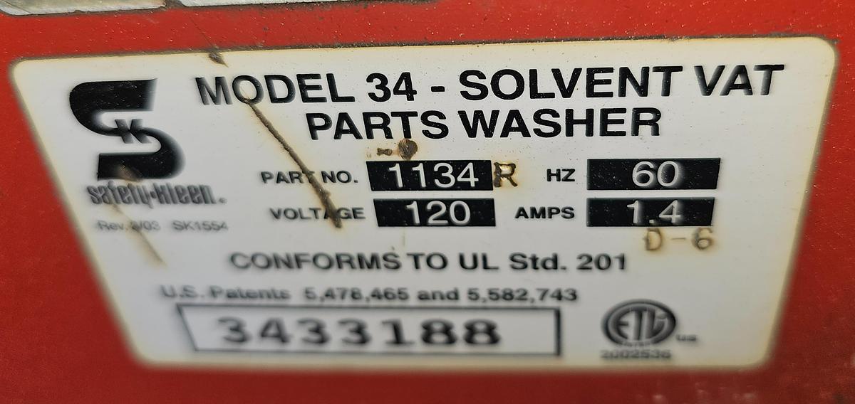 Used Safety Kleen 34" x 24" Model 34 Solvent Parts Washer Part #: 1134 