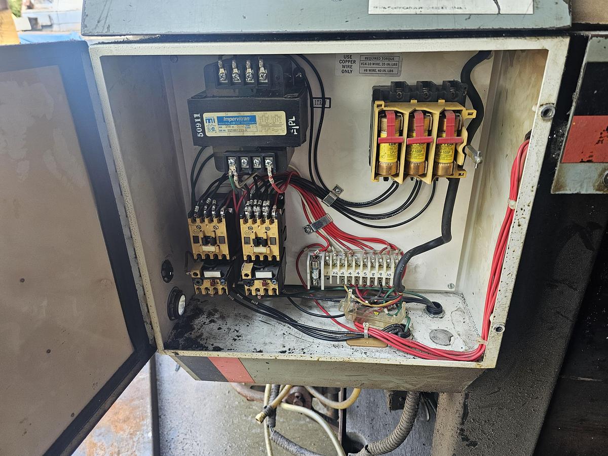 Used 1995 Marvel Series 8 Mark II Vertical Tilt Frame Bandsaw 18" x 22" Capacity