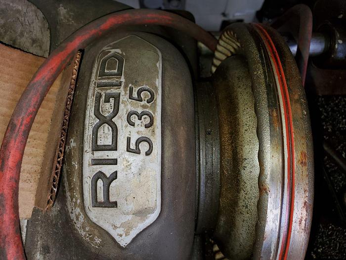 Used Ridgid #535 Pipe Threader 1/2” – 2” Capacity w/2x Die Heads and Dies on Stand