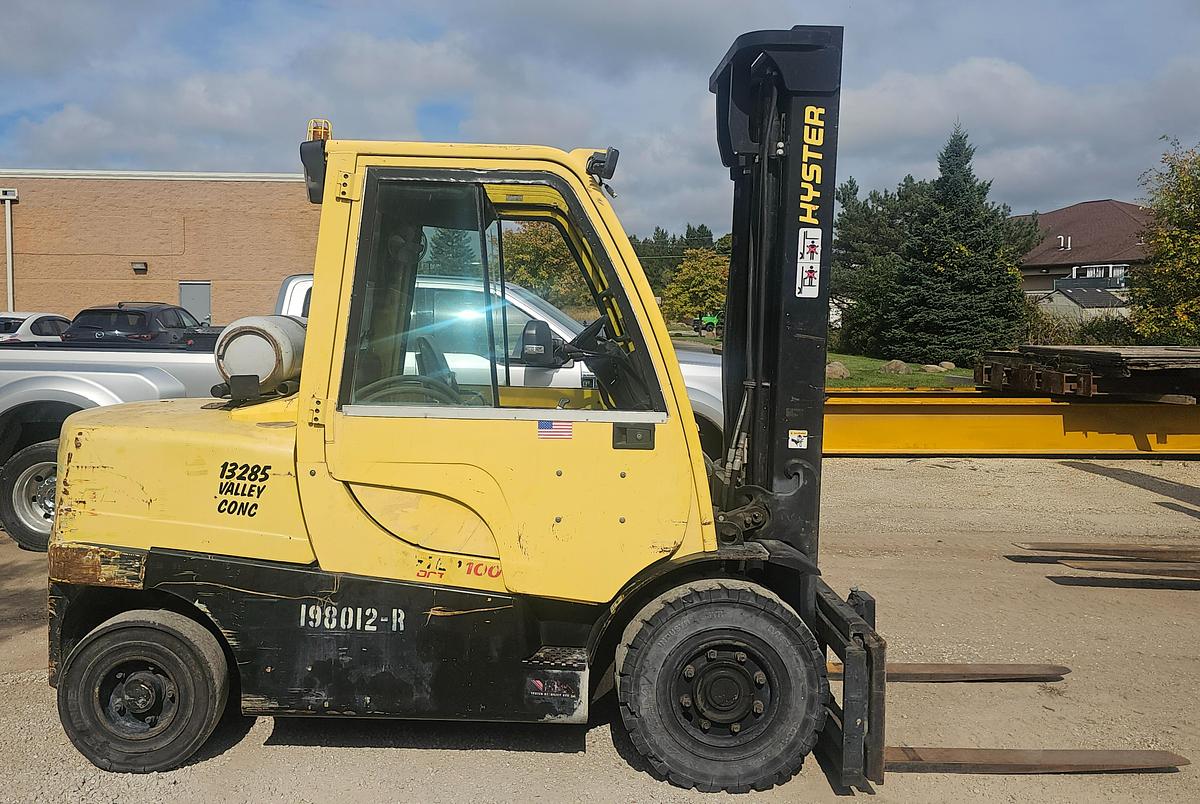 Used 2012 Hyster H100FT Propane 3-Stage Low Profile Mast Forklift - 10,000 LB, 163.2" Lift