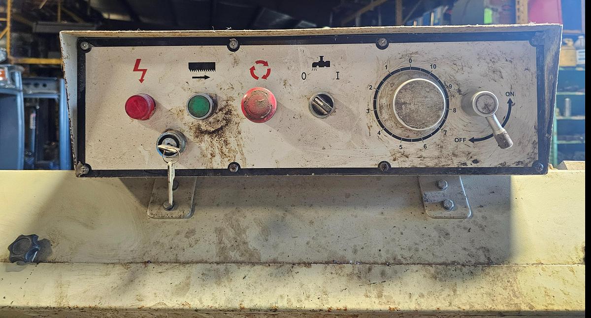 Used 2005 Bailiegh Industrial 13'' x 20'' BS-330MSTV Horizontal Bandsaw & Conveyor