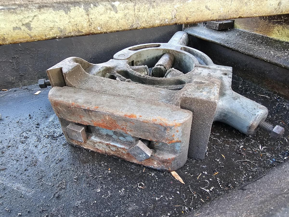 Used Cincinnati Hydrashift 22 Engine Lathe 23.5" Swing x 72" Centers