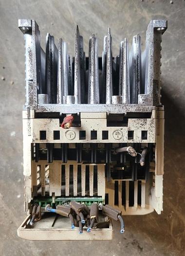 Used Yaskawa CIMR-VU4A0005FAA Motor Drive Revision D 0-480V 0-400Hz Type 1 Enclosure