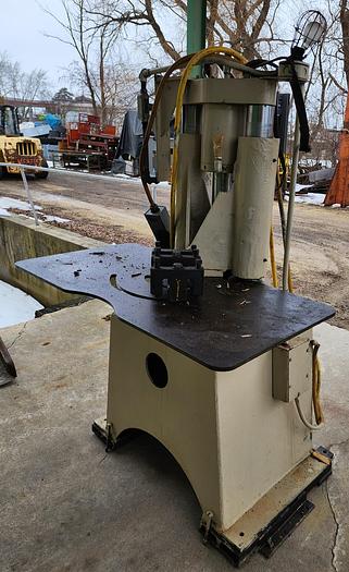 Used 1970 75 Ton Peddinghaus Hydraulic Corner Shear