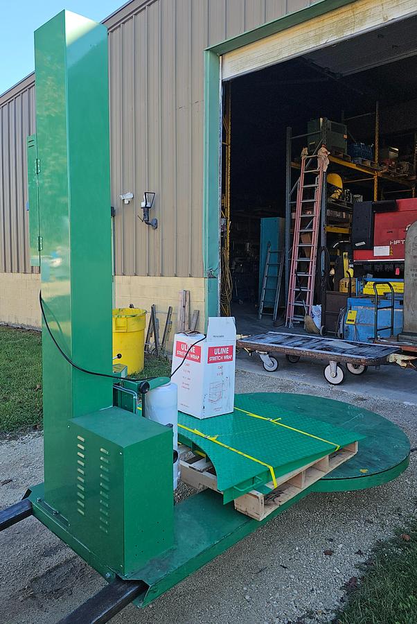 Used Highlight Industries PREDATOR-SS-LP Low Profile Simplified Stretch Wrap Machine w/ Ramp