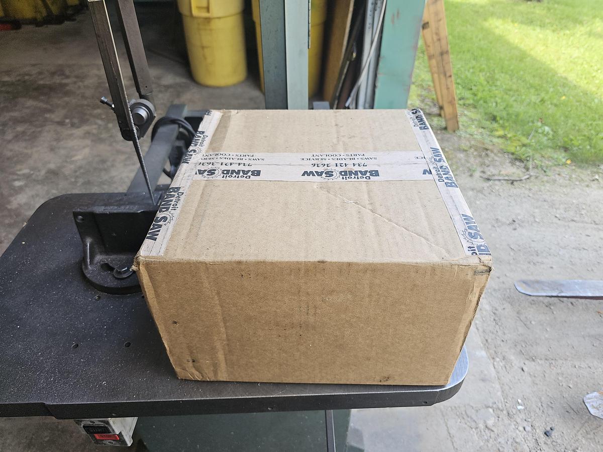 Used Roll-In EF1459 Portable Vertical Bandsaw 9" x 14" Capacity 110V, 1 ph 