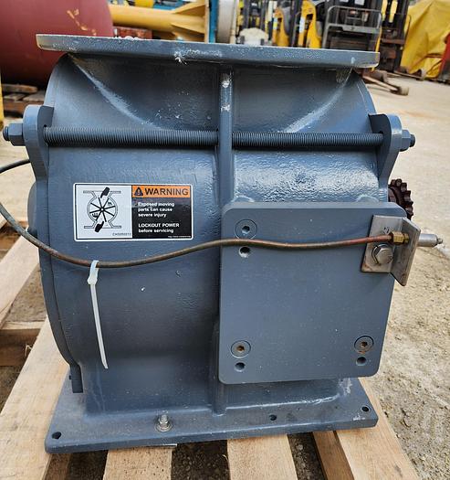 18" Semco RV-15 304 Stainless Steel Rotary Airlock - Body Only - 14" x 14" Outlet 