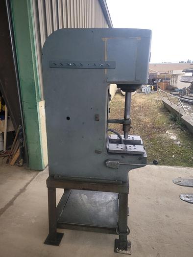 Used Denison Hydraulic 8 Ton Multipress 10” Stroke 6” Throat 7.5 Hp Motor