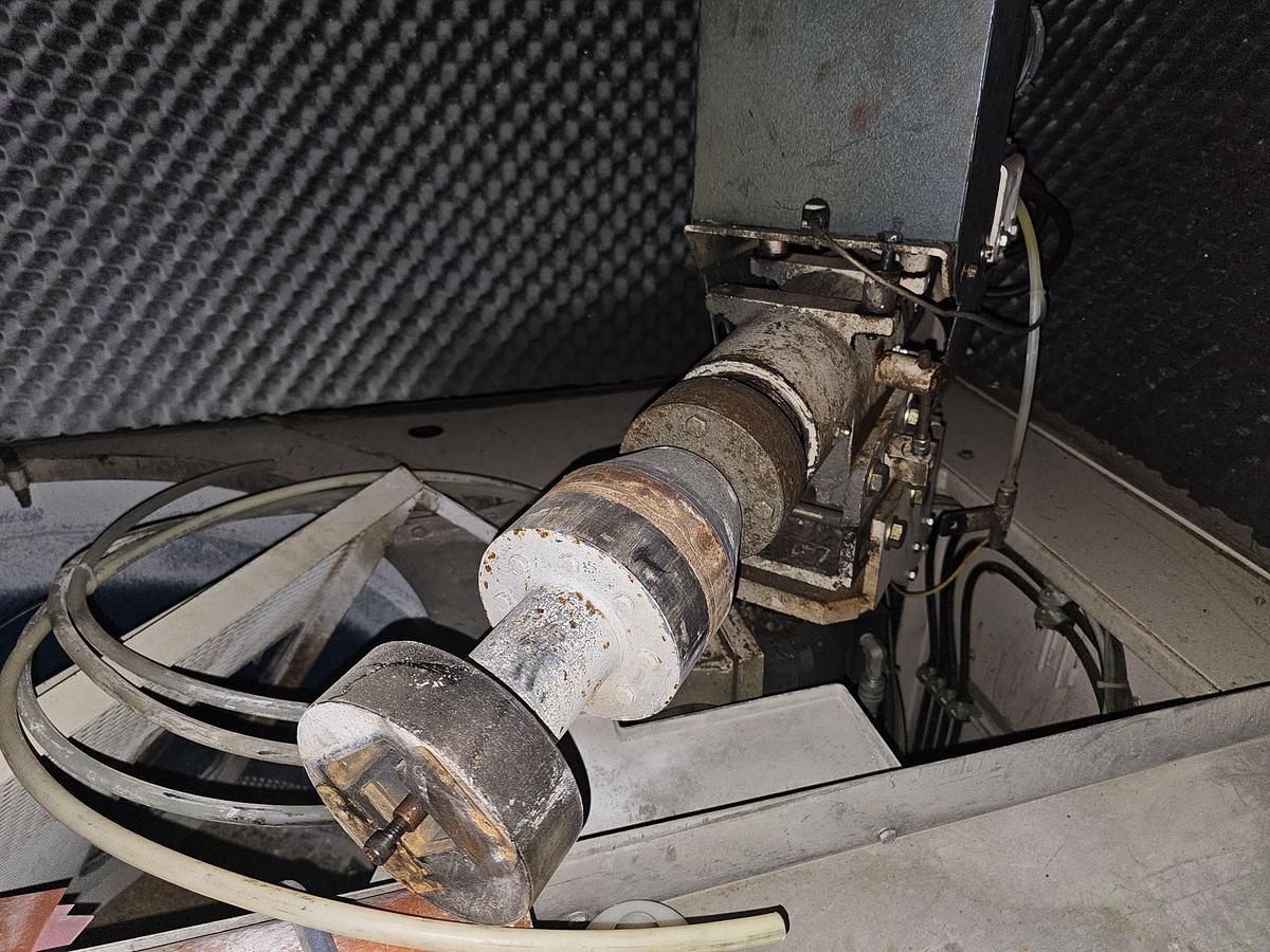 Used 48" Programmable Almco 2SF-48DRA Vibratory Deburring Tub 2x Spindles & Enclosure