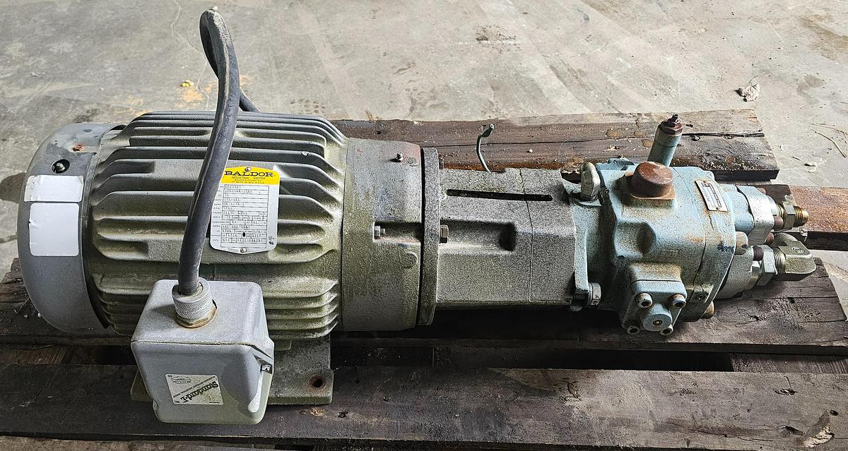 Used Nachi VDC-3B0-1A3-E20 Direct Drive Variable Vane Pump & 15 Hp Electric Motor 