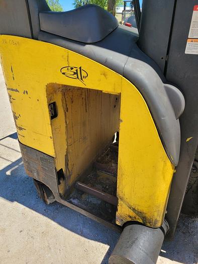 Used 270" Lift 4500# Crown RR5020-45 36V Electric Reach Truck 42'' Forks & Sideshift