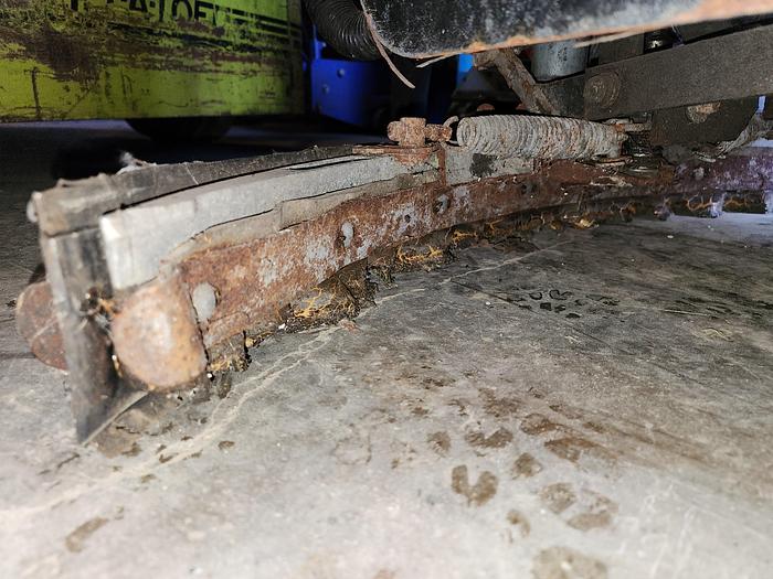 Used Minuteman 265 Walk Behind 24v Floor Scrubber Model #: MC265024