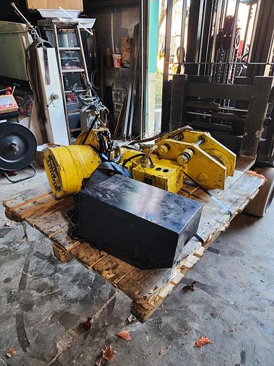 Used 3 Kg Free Standing Top Running Overhead Crane Runway System Capacity: 3 Kg / 6,614 lbs.