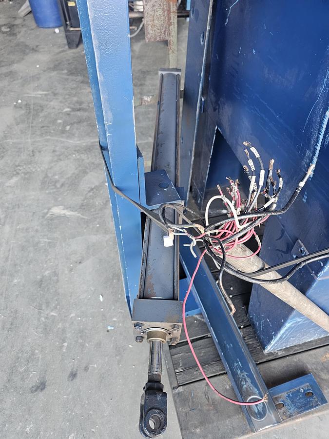 Used 15 Hp Wheelabrator Tumblast TBR-6 Direct Drive Blast Wheel Rubber Belt Machine, 6 Cu. Ft Capacity