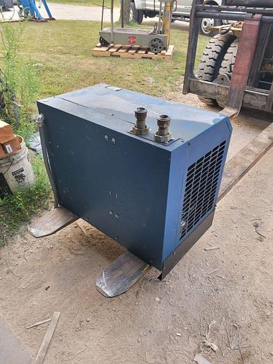 Used Arrow 125 SCFM Single Phase R134A Refrigerated Air Dryer F-125-1