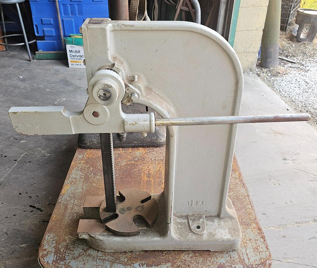 Used 3 Ton Dake 1 1/2B Benchtop Ratcheting Arbor Press 
