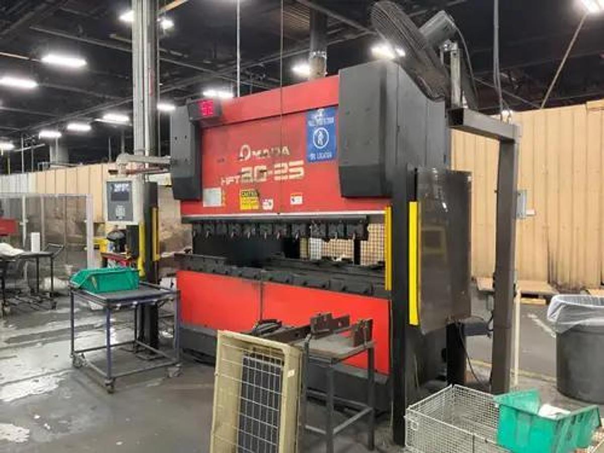 Used 88 Ton x 8' Amada HFT 80-25 S Hydraulic 4 Axis CNC Press Brake 