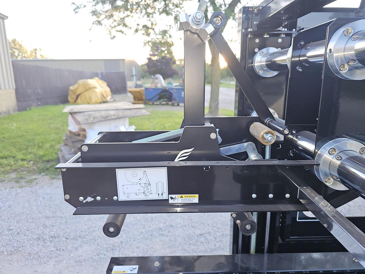 3" Eastey Packaging Systems SB-3EX-Auto 3BT Uniform Case Taper