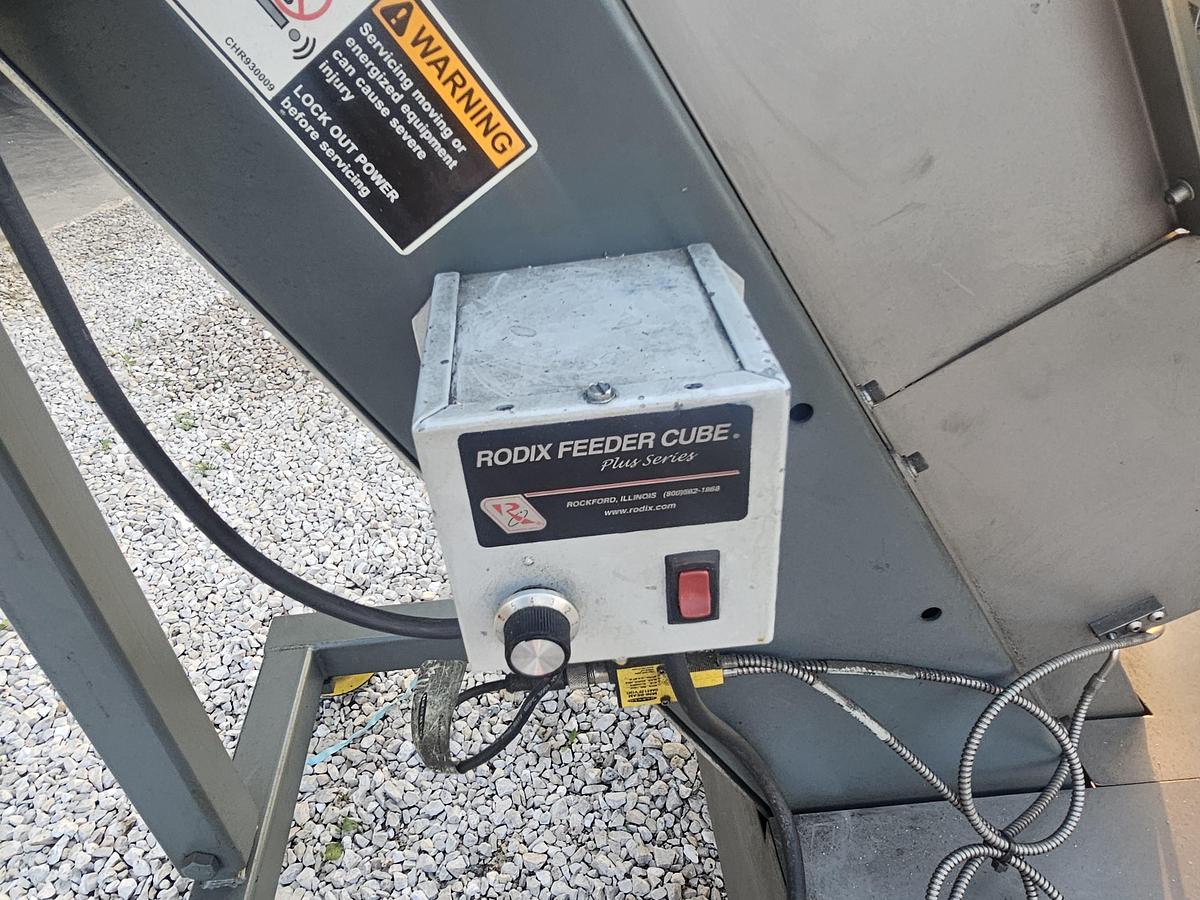 Used 6' Service Engineering Co. Stainless Steel Variable Speed Incline Feed Conveyor 8" Wide Belt