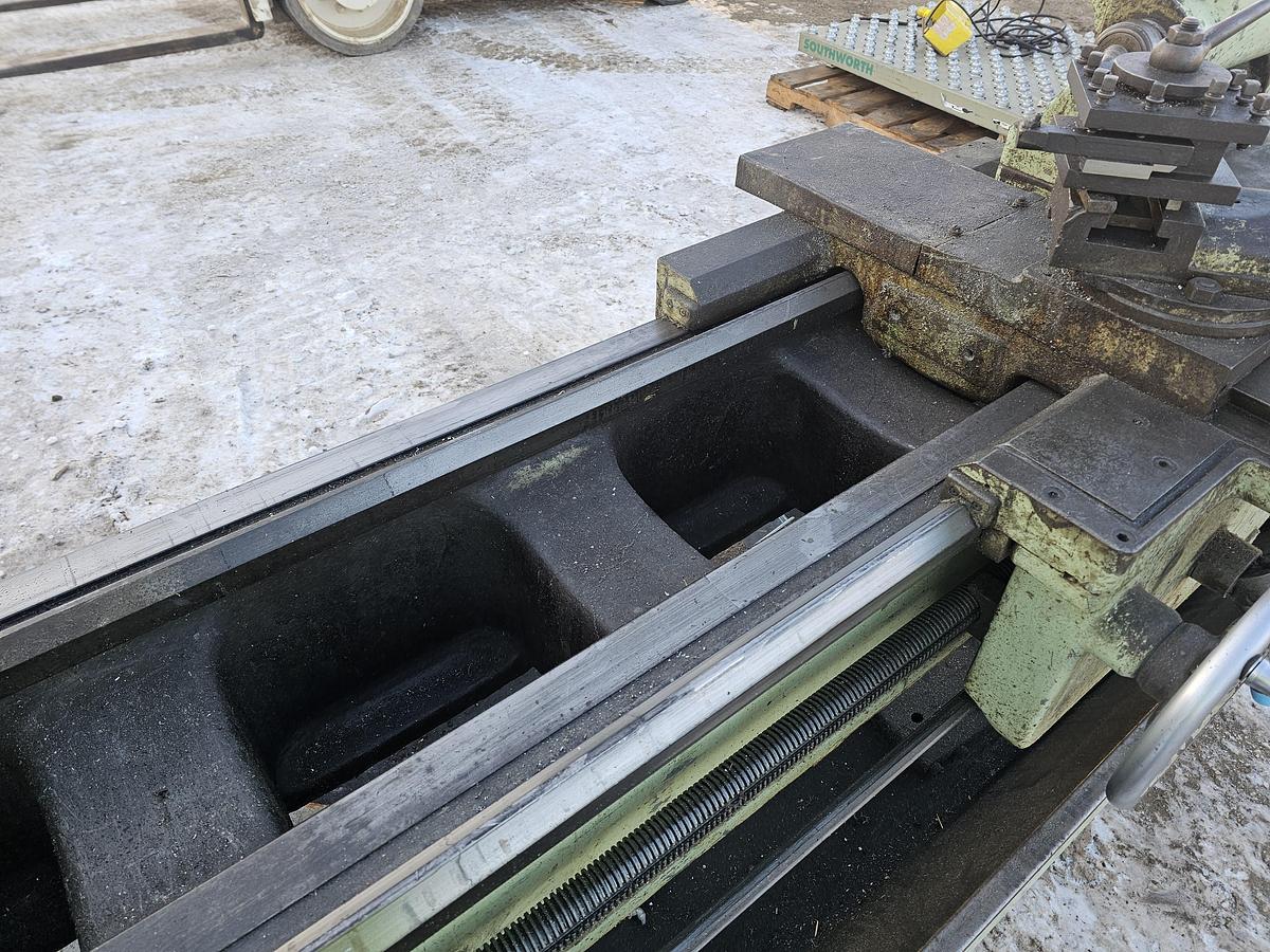 Used Cincinnati Hydrashift 22 Engine Lathe 23.5" Swing x 72" Centers