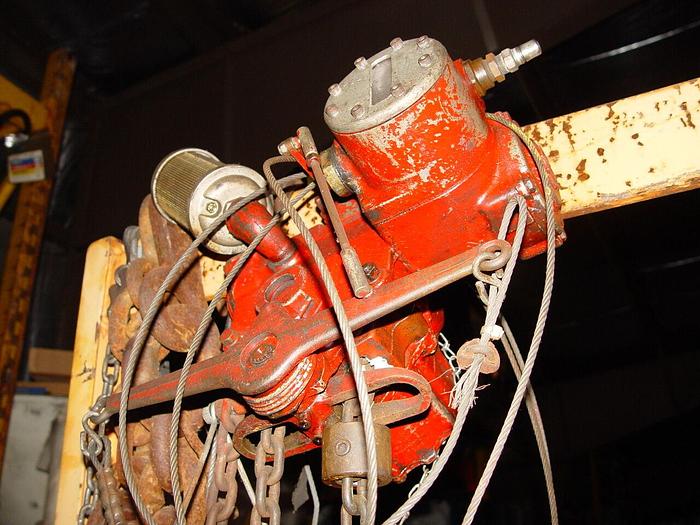 Used Chicago Pneumatic 1 Ton Pneumatic Air Operated Chain Hoist 20' Lift