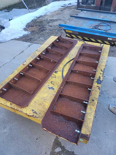 Used 6′ x 4′ Platform Scissor Lift Table Approx. 4000# Capacity 230V, 1 ph