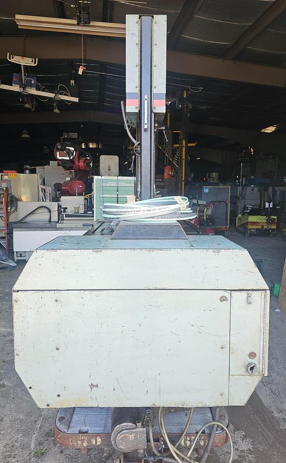Used 1995 Marvel Series 8 Mark II Vertical Tilt Frame Bandsaw 18" x 22" Capacity