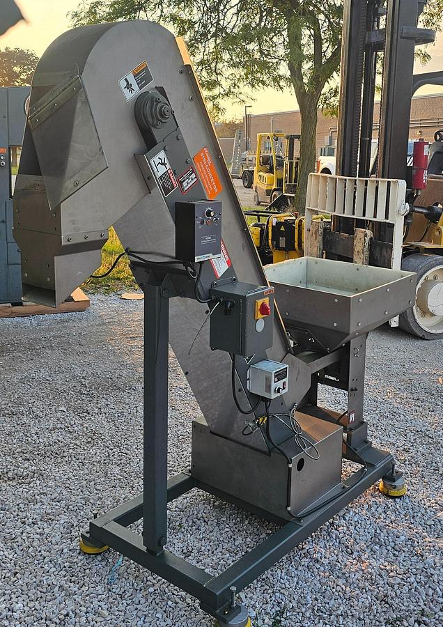 Used 6' Service Engineering Co. Stainless Steel Variable Speed Incline Feed Conveyor 8" Wide Belt