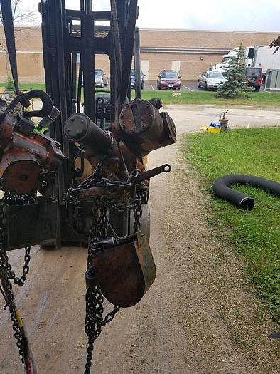 Used Chicago Pneumatic 1/2 Ton 1000 LB 20 F.P.M Power Vane Chain Hoist CP-1200