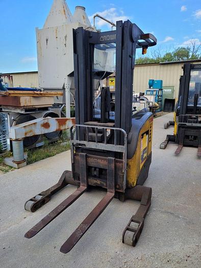 Used Crown RR 5000 Series Electric Reach Truck 4,500 lb Capacity 42” Forks Sideshift