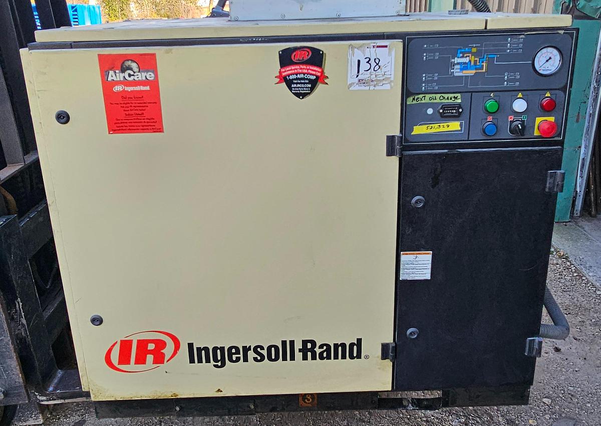 Used 20 Hp Ingersoll Rand SSR UP6-20-125 Rotary Screw Air Compressor w/Dryer & Tank 