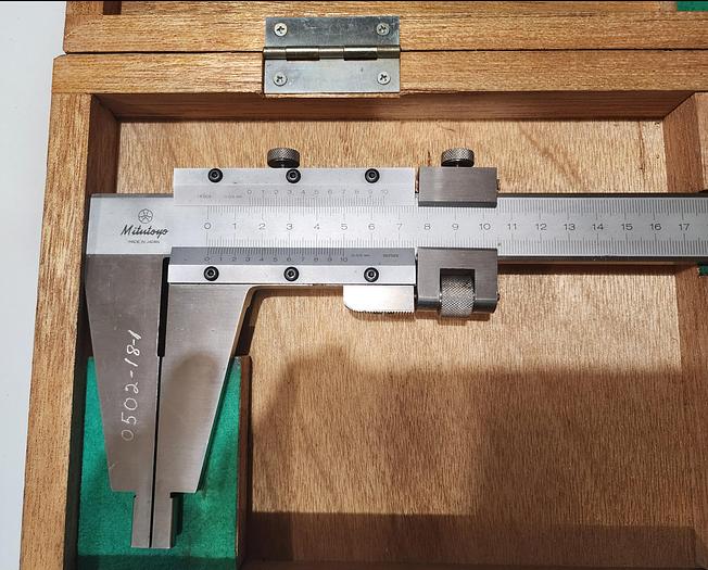 Used Mitutoyo 60 CM Stainless Steel Vintage Vernier Caliper w/Case 0.02mm Increments