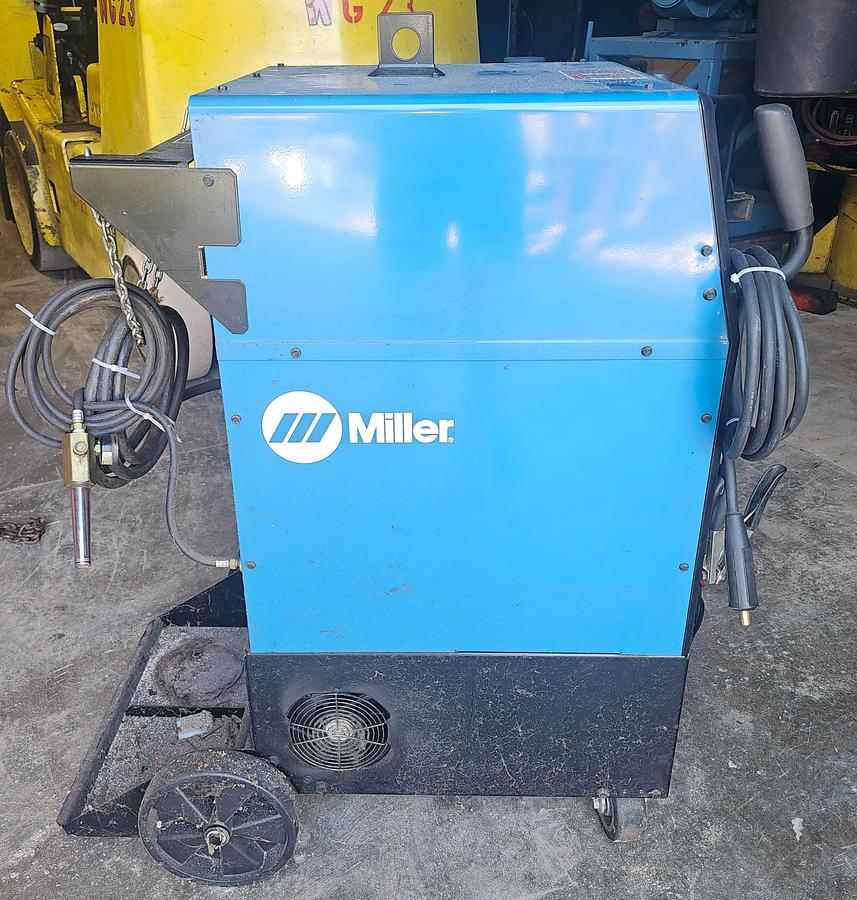 Used Miller Syncrowave 250DX Tig Welder 250 Amp w/Gun & Foot Pedal