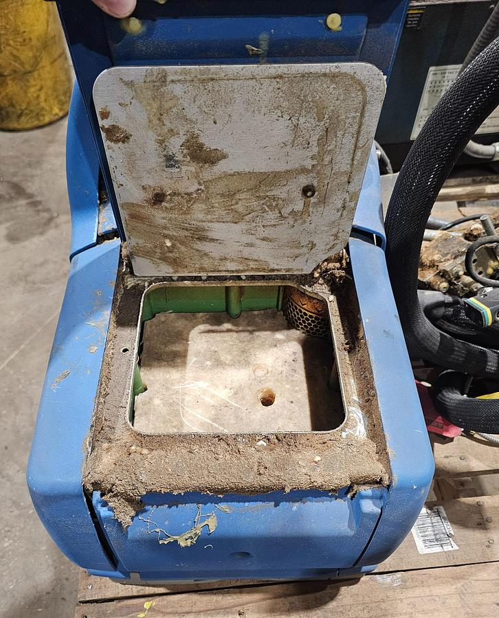 Used Nordson ProBlue 7 Adhesive Melter | 7kg Tank | 200-240V | Part 1022233A