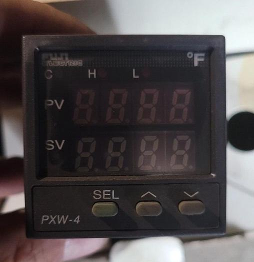 Fuji Electric PXR-4 Temperature Controller PXW4-SBY2-5V